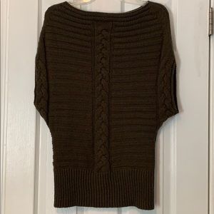 BCBG MAXAZRIA Short Sleeve Sweater Medium EUC